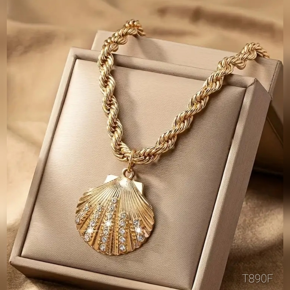 14k overlay Scallop Shell necklace with CZ's, 20" rope chain